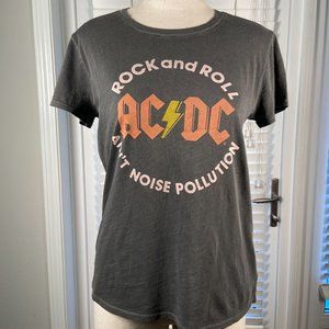 Lucky Brand AC/CD Rock and Roll Crew Neck Top 38" Bust Length: 25"